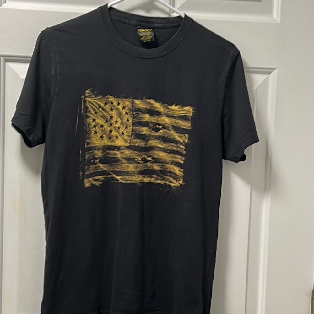Lucky Brand Classic Fit Black Tee with Gold Flag Graphic Size XS
